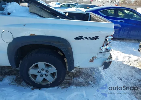 2006 Dodge Dakota Slt z USA, uszkodzony, nr VIN 1D7HW48N66S584531